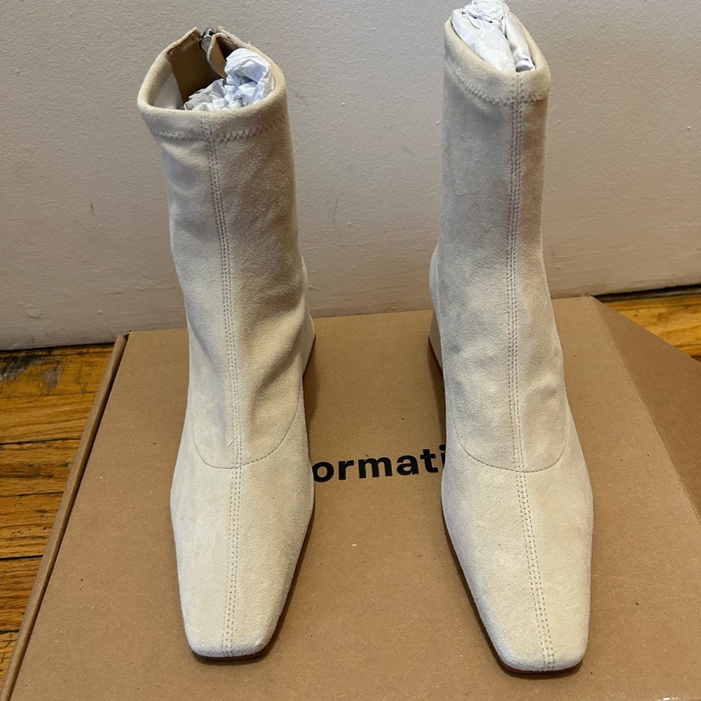 Reformation Suede Remington Stretch Ankle Boots in Fawn - NWT - Picture 8 of 9